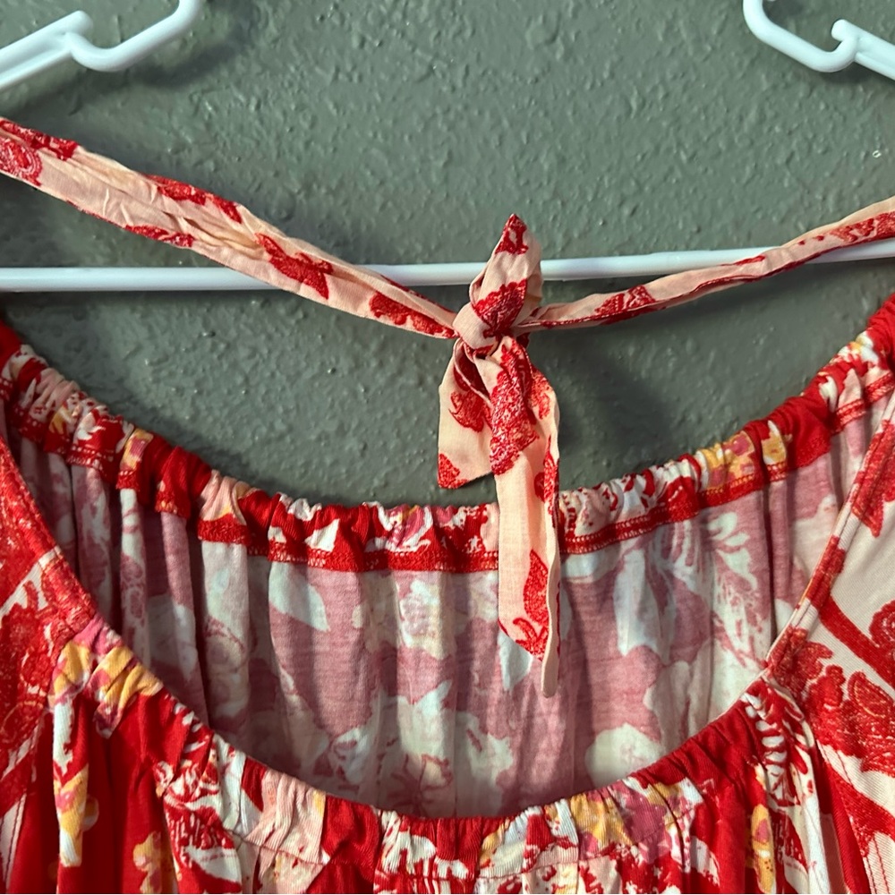 Free People Baja Babe Red Floral Print Tie Back Cold Shoulder Tee Size XS NWT - Picture 10 of 11